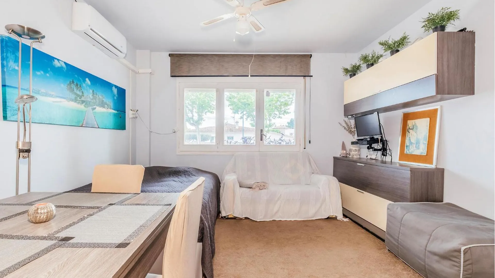 1 Bedroom Pet Friendly Apartment In Empuriabrava