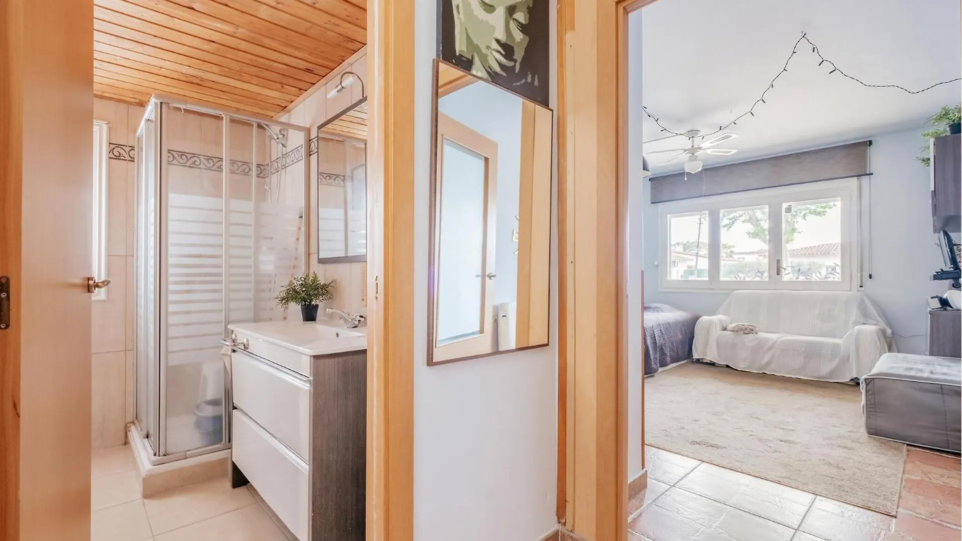 1 Bedroom Pet Friendly Apartment In Empuriabrava